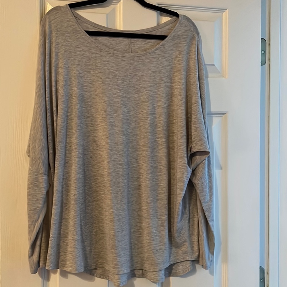 Lululemon Back In Action tshirt